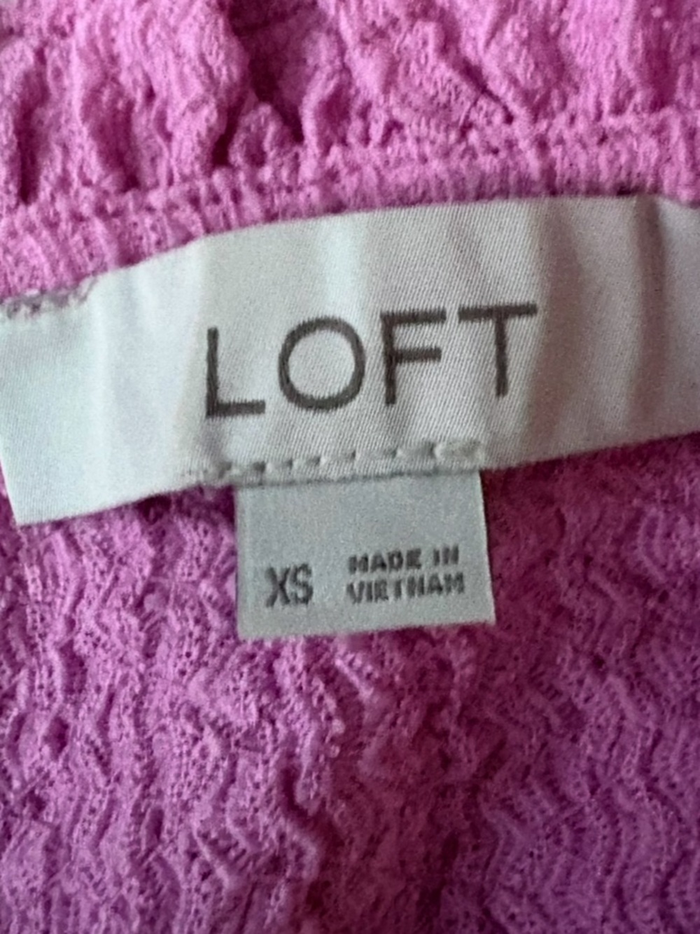 NWOT Loft Pink Ruffle Textured Top - Picture 3 of 3